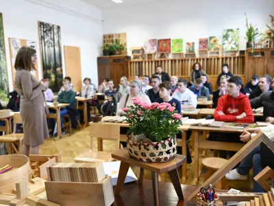 - &Scaron;olski center Ljubljana, A&scaron;kerčeva 1 v Ljubljani:- Srednja lesarska &scaron;ola - 17.02.2023 - Informativni dnevi 2023 - informativni dan na fakultetah in srednjih &scaron;olah za bodoče &scaron;tudente in dijake - izobraževanje - &scaron;olstvo - &scaron;tudij - dijaki - &scaron;tudenti - //FOTO: Nik Erik Neubauer