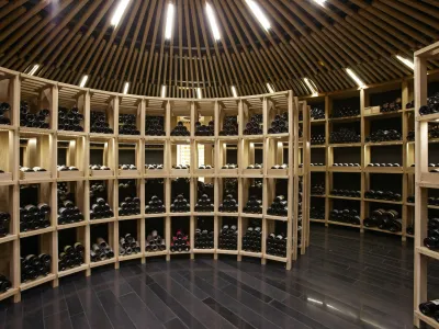 Prej&scaron;nji teden so na Hrva&scaron;kem prijeli dvojico, ki je oktobra lani oropala vinsko klet restavracije Atrio za zahodu &Scaron;panije. F hotel Atrio