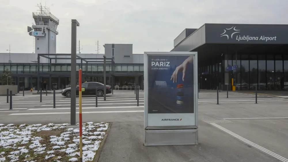 - potni&scaron;ki terminal -&nbsp;- 14.12.2022 - Letali&scaron;če Jožeta Pučnika Brnik &ndash; Aerodrom Ljubljana &ndash; Fraport Slovenija&nbsp;//FOTO: Luka Cjuha