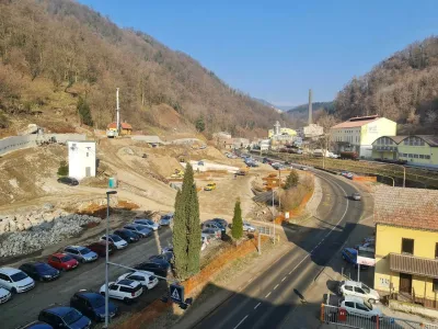 Kmalu bodo v Hrastniku, tik ob državni cesti, poru&scaron;ili &scaron;e zadnji objekt, prodajalno kemičnih izdelkov.