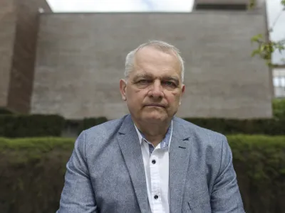 - 25.04.2022 &ndash; prof. dr. Alojz Ihan, specialist klinične mikrobiologije in imunologije //FOTO: Jaka GasarOPOMBA: ZA OBJEKTIV - INTERVJU - 2022