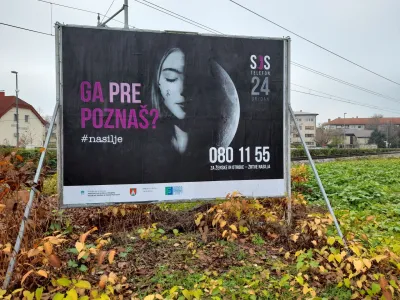 Ljubljana.<br>V Drustvu SOS telefon ob 8. marcu opozarjajo na nasilje nad zenskami.<br>SOS telefon za zenske in otroke, ki so zrtve nasilja.<br>Foto: SOS telefon