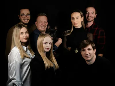 Ekipa podjetja Pharsol, katerega ustanovitelj in direktor je Miha Rajh (drugi z leve zgoraj). F Pharsol