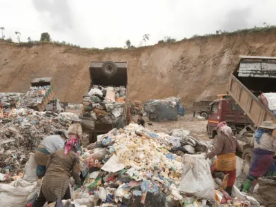 Smeti na&scaron;e vsakdanje, dokumentarni film