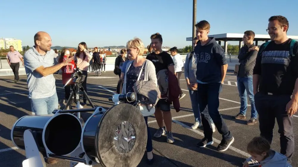  Igor Žiberna na javnem opazovanju Sonca v Mariboru. Foto: Astronomsko dru&scaron;tvo Orion