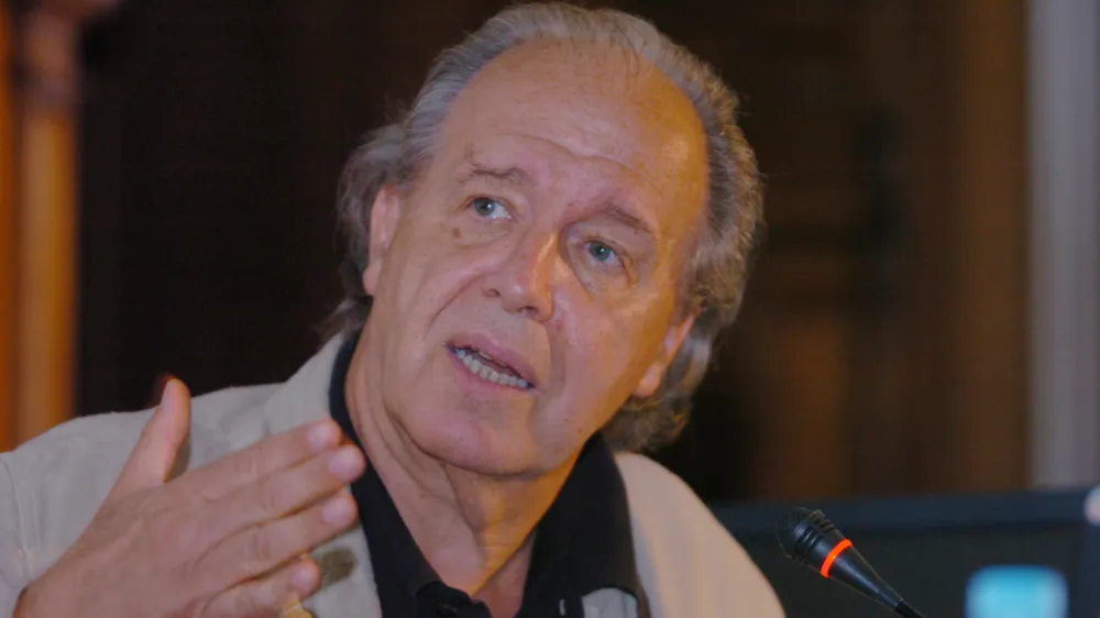 arhitekt prof. Boris Podrecca, <br><br>-   zasnoval projekt &Scaron;umi Ljubljana - poslovno-stanovanjski kompleks z multikinom <br>  <br>-   svoje zamisli uresničuje v ateljejih na Dunaju, v Stuttgartu in Benetkah,<br>- od leta 1982 je gostujoči profesor v Lozani, Parizu, Benetkah, Philadelphii, Londonu, na Dunaju in v Bostonu na Univerzi Harvard, <br>- od leta 1988 redni profesor na stuttgartski univerzi. Direktor In&scaron;tituta za prostorsko oblikovanje in načrtovanje. <br>- leta 1992 prejel nagrado Jožeta Plečnika,<br>- leta 1997 častni znak za zasluge zvezne dežele Dunaj<br>- leta 2005 postal častni doktor Univerze Maribor<br>,// FOTO: Luka CjuhaOPOMBA: ZA OBJAVO V ČASOPISU DNEVNIK