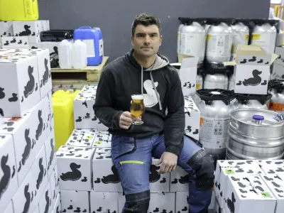 Anže Račič, pivovar - 07.03.2023 - Pivovarna Racon &ndash; Crazy duck Brewery / Craft pivovarna, Breznica pri Žireh 2a, Žiri //FOTO: Jaka Gasar