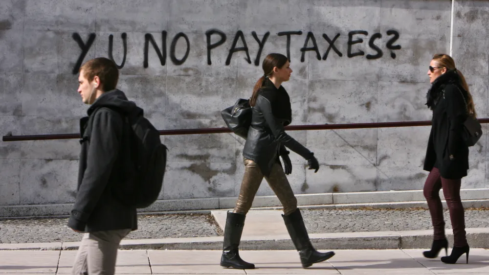 Čeprav so v Sloveniji davki na potro&scaron;njo precej vi&scaron;ji od povprečja EU, sprememb na tem področju glede na izhodi&scaron;ča davčne reforme ni pričakovati.