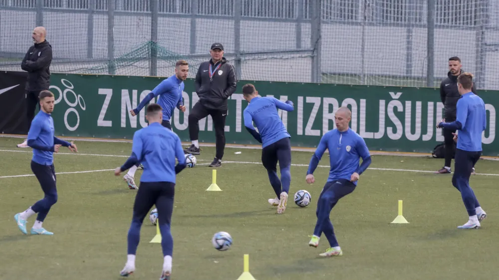 Matjaž Kek, selektor nogometne reprezentance - 20.03.2023 &ndash; Kranj - slovenska nogometna reprezentanca - trening pred odhodom na prvo tekmo proti Kazahstanu v kvalifikacijah za EP 2024. - //FOTO: Jaka Gasar