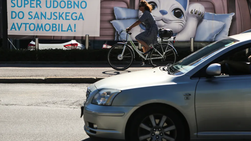 - 04.08.2016 - Summit avto - &Scaron;martinska cesta - prodaja avtomobilov - rabljena - nova - vozila - lizing //FOTO: Luka Cjuha.