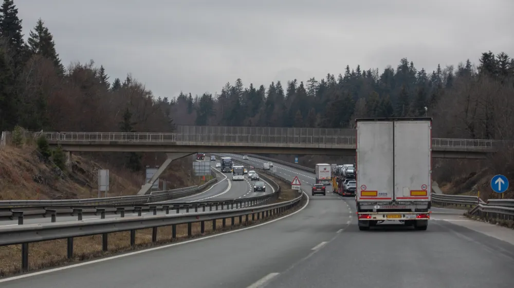 - primorska avtocesta - avtocestni odsek Vrhnika &ndash; Postojna&nbsp;- 07.12.2022 - 50. obletnica prvega avtocestnega odseka Vrhnika&ndash;Postojna v Sloveniji in tudi v takratni Jugoslaviji - gradnja se je začela 22. maja 19, uradno odprtje je bilo 29.decembra 1972&nbsp;//FOTO: Luka Cjuha