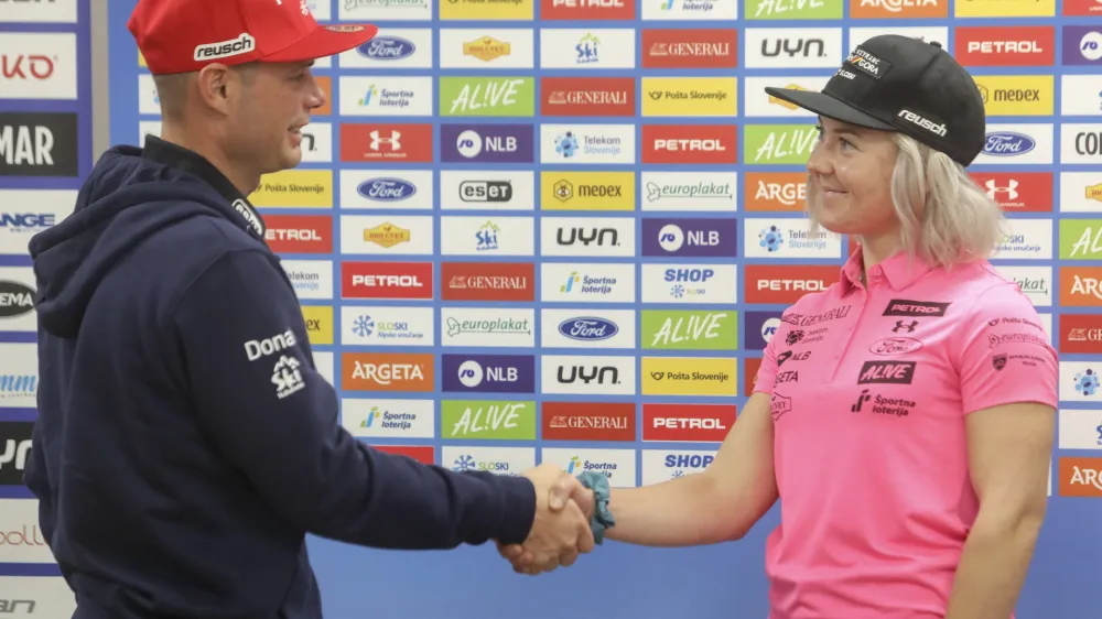 Jure Hafner, trener Mete Hrovat, alpska smučarka Meta Hrovat ob zaključku profesionalne kariere - 25.10.2022 &ndash; Smučarska zveza Slovenije (SZS) - novinarska konferenca alpske smučarke Mete Hrovat ob koncu profesionalne kariere; //FOTO: Jaka Gasar