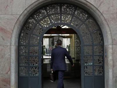 - Zavod za zdravstveno zavarovanje Slovenije (ZZZS), Miklo&scaron;ičeva cesta 24 v Ljubljani - stavba- //FOTO: Jaka Gasar