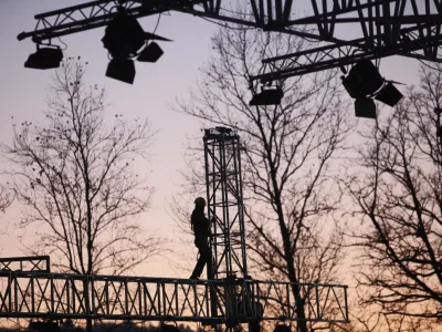 Delavec je padel več kot osem metrov globoko, posledice hudih po&scaron;kodb bodo trajne. Fotografija je simbolična. Foto: Luka Cjuha&nbsp;