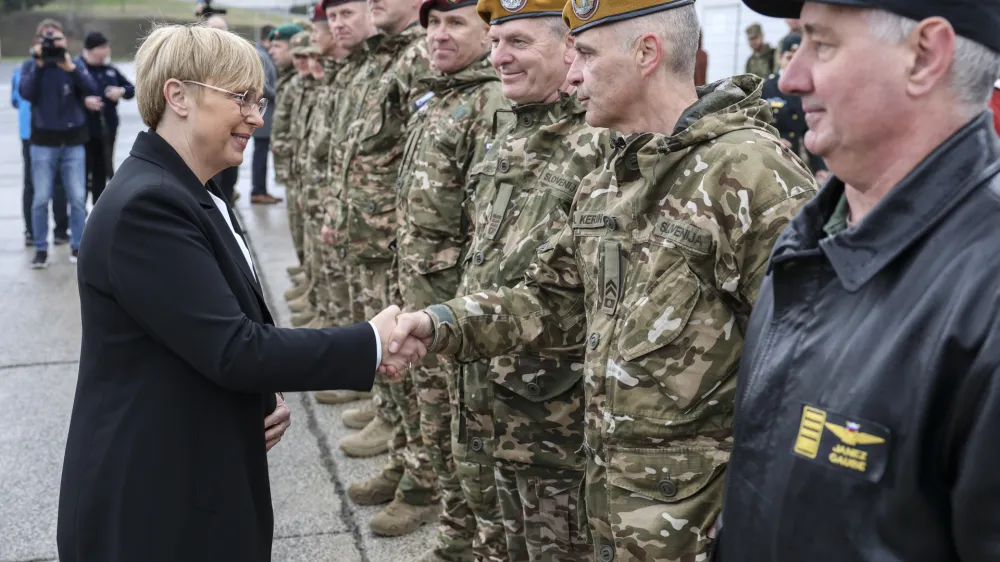 predsednica republike in vrhovna poveljnica obrambnih sil dr. Nata&scaron;a Pirc Musar- 31.03.2023 &ndash; Slovenska vojska (SV) - Voja&scaron;nica Ivana Cankarja Vrhnika - obisk predsednice republike v okviru katerega se je seznanila s stanjem pripravljenosti Slovenske vojske v letu 2022, //FOTO: Jaka Gasar