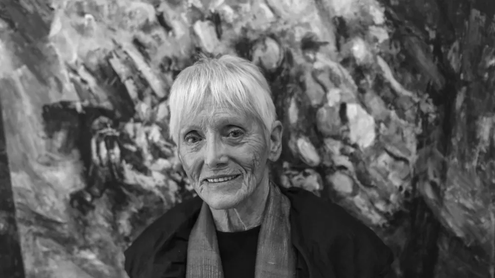 - 18.05.2016 - Akademska slikarka Milena Usenik je po 21 letih predstavlja pregled svojih likovnih del v Bežigrajski galeriji 1, ki jih je avtorica ustvarila v času med letoma 2004 in 2015. <br><br><br><br>//FOTO: Jaka Gasar