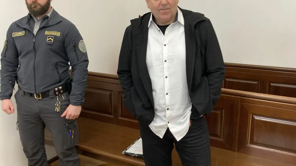 Frank Palmer, stari znanec policije, sicer najbolj znan po kraji zlatih palic in ženskih pajkic na kraju zločina, na katerih so na&scaron;li njegov DNK. 