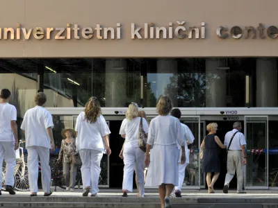 stavba - zdravstvo - zdravstveni delavci Univezitetni klinični center (UKC), zdravniki, zdravnice   //FOTO: Tomaž Zajel&scaron;nik
