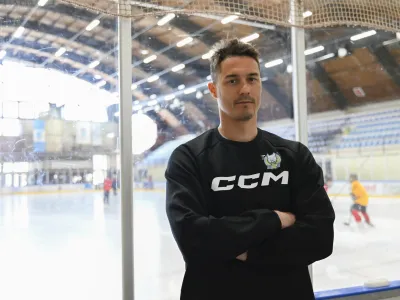 Žiga Pavlin, dolgoletni slovenski hokejski reprezentant bo v prihodnji sezoni branil barve slovenskega prvaka HK SŽ Olimpija.<br><br>- 03.04.2023 &ndash; mo&scaron;ka članska hokejska reprezentanca Slovenije pred uvodnimi pripravami za nastop na majskem svetovnem prvenstvu elitne divizije na Finskem in v Latviji. - hokej -<br><br> <br><br>//FOTO: Nik Erik Neubauer