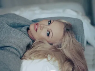 Pamela Anderson naj bi kmalu prispela v Srbijo. F instagram