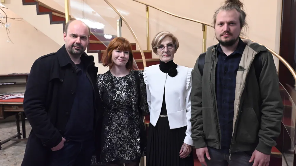 Dobitniki nagrade Slavka Grumarežiser Žiga Divjakigralec Gregor Zorcdramatičarka Manca Lipoglav&scaron;ekdramaturginja Mojca Kreft - 07.04.2023 &ndash; Teden slovenske drame - 53. TSD 2023 -//FOTO: Nik Erik Neubauer