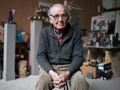 Drago Tr&scaron;ar v svojem ateljeju v Rožni dolini