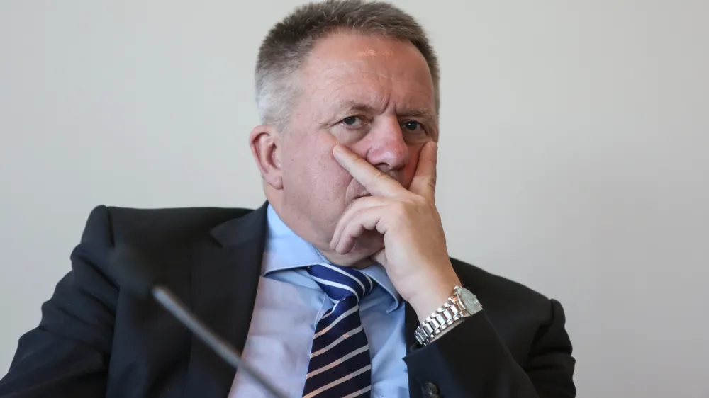 minister za gospodarski razvoj in tehnologijo Zdravko Počival&scaron;ek - 06.12.2016 - Združenje delodajalcev Slovenije - 5. letni kongres ZDS, z naslovom &raquo;Kak&scaron;no poslovno okolje lahko pričakuje gospodarstvo v 2017?&laquo;. - okrogla miza z gospodarstveniki, na kateri so predstavili svoja pričakovanja do vlade v letu 2017;  //FOTO: Luka Cjuha.