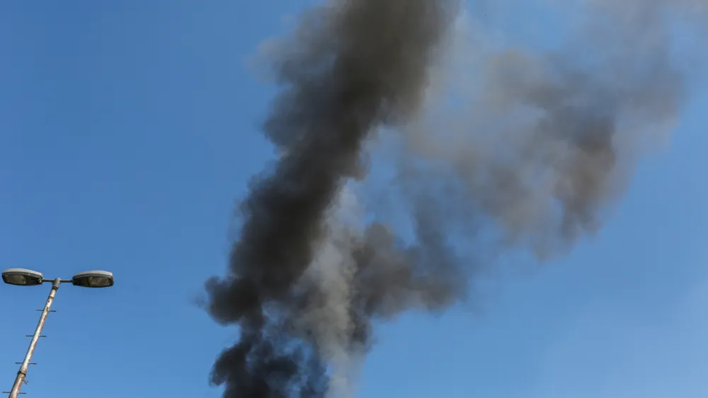 - simbolična fotografija - onesnaževanje okolja, toplogredni plini, izpusti, dim, saje, <br><br><br><br>- 16.04.2019 - Slovenske železnice - muzejski parni vlak SŽ - parna lokomotiva z oznako SŽ 25-026, izdelana leta 1920 na Dunaju<br><br><br><br>//FOTO: Bojan Velikonja