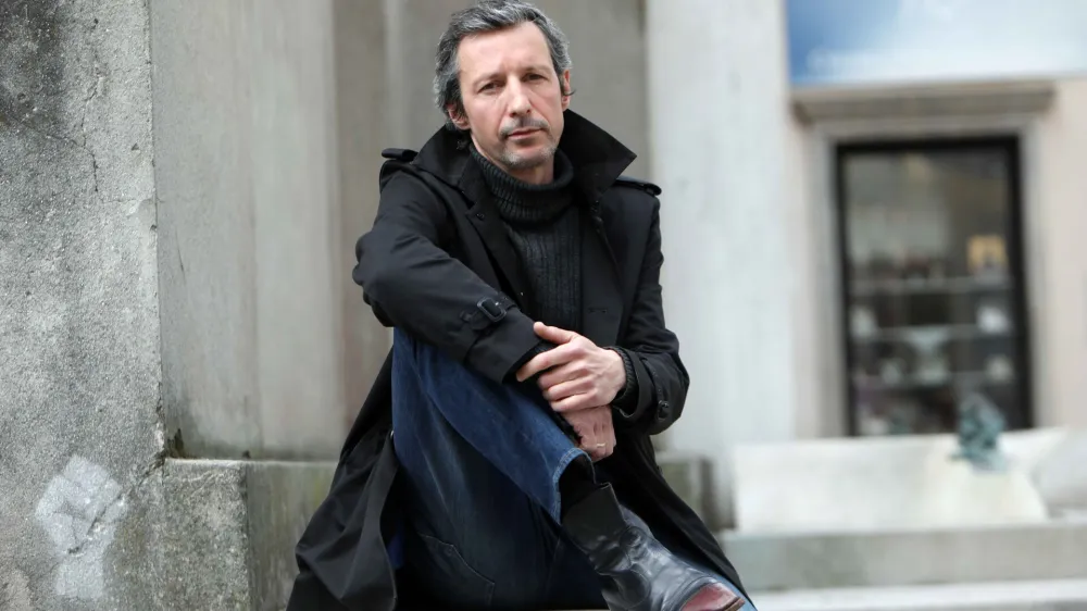 - 20.04.2022 - Bo&scaron;tjan Narat, glasbenik, filozof, skladatelj, performer, soustanovitelj in gonilna sila glasbene skupine Katalena//FOTO: Tomaž SkaleOPOMBA: DNEVNIKOV OBJEKTIV 2022 &ndash; INTERVJU