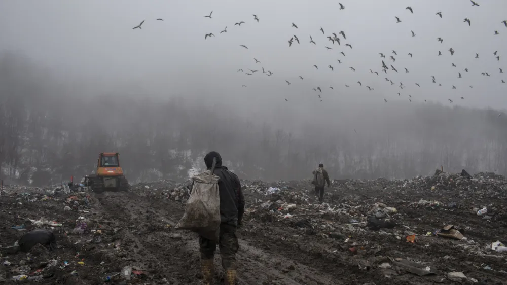 &ndash; Svetovni dan zemlje - ilustrativne in simbolične fotografije - Bosna, onesnaženje, premog, smeti, rudnik //FOTO: Jaka Gasar