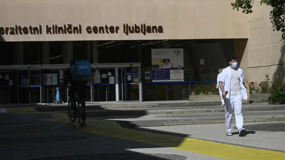 zdravstveni delavci - Univerzitetni klinični center - UKC Ljubljana<br><br><br>- 22.09.2022 &ndash; simbolična fotografija &ndash; javno zdravstvo - zdravstveni sistem &ndash; zdravje &ndash; <br><br>//FOTO: Nik Erik Neubauer