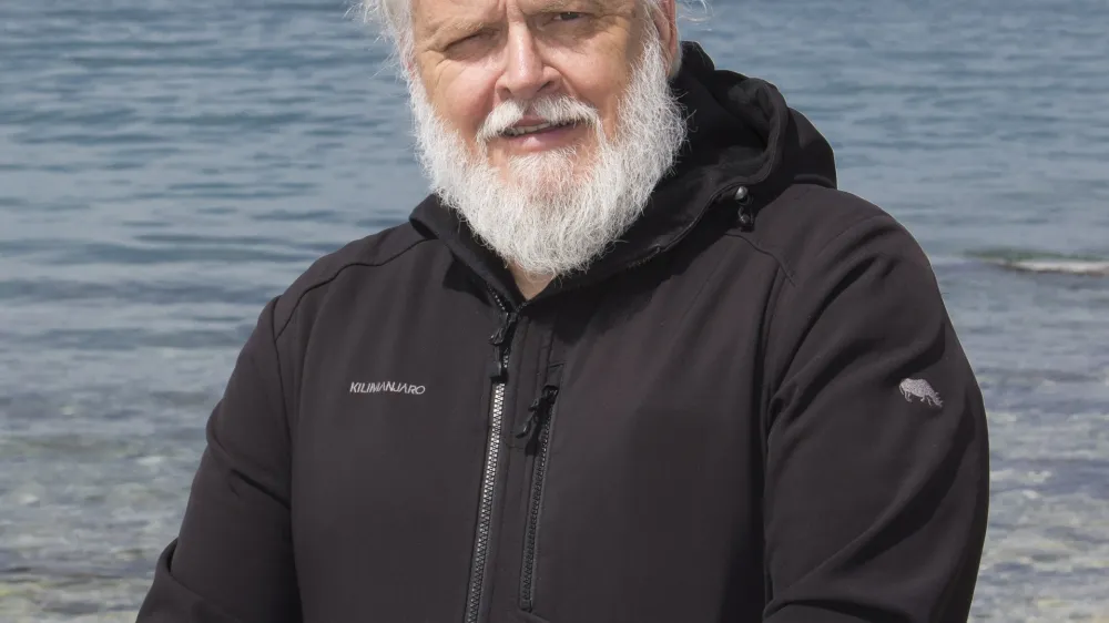 Lovren Lipej: Na&scaron;i predniki so res veliko bolj uživali v pestrosti ribjega bogastva in drugih morskih živali. Spomnim se očeta, ki je domov nosil velike morske pajke in skalne glavače, za katere je prisegal, da so najbolj&scaron;ega okusa. F Jaka Jera&scaron;a