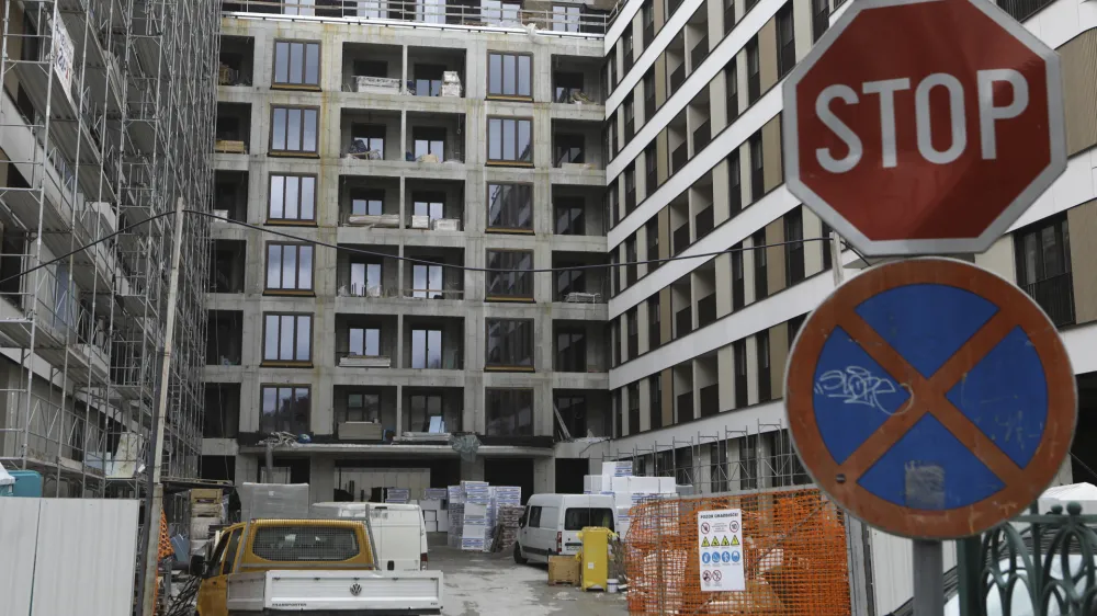 - simbolična fotografija - stanovanja - gradnja stanovanj, gradbi&scaron;če, stanovanjska problematika mladih, nepremičnine<br><br>- 17.04.2023 - Poslovno stanovanjski kompleks Palais & Villa Schellenburg (nekdanji Kolizej) - gradnja dveh objektov palača in vila Schellenburg ob Gosposvetski cesti v Ljubljani,<br><br>FOTO: Luka Cjuha