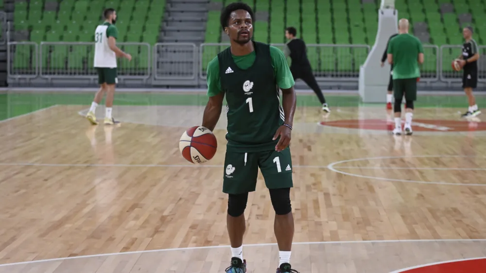 Yogi Ferell<br><br>- 26.09.2022 &ndash; Ko&scaron;arkarski klub KK Cedevita Olimpija - trening pred začetkom priprav na novo sezono v regionalni ligi ABA<br><br> <br><br>//FOTO: Nik Erik Neubauer