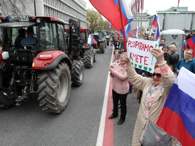 - traktorji - - 25.04.2023 &ndash; drugi protest kmetov pred poslopjem parlamenta v Ljubljani &ndash; protestni shod zaradi nezadovoljstva, vrste zahtev do kmetov in perečih težav v kmetijstvu - Sindikat kmetov Slovenije -//FOTO: Tomaž Skale