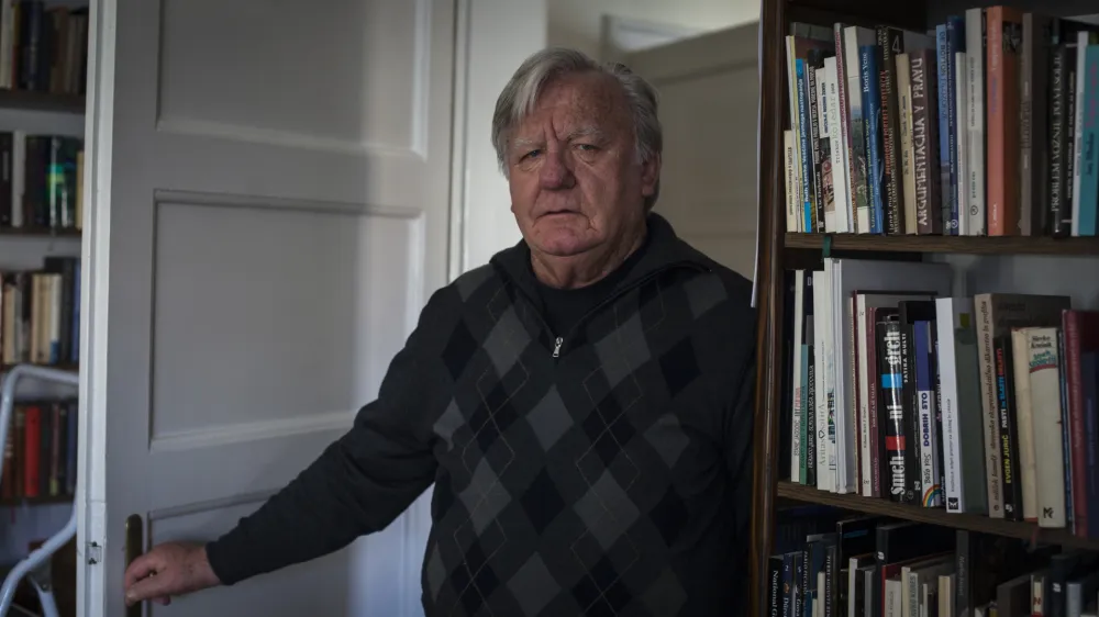 - 29.01.2016 - Tone Partljič, pisatelj, dramatik, predmetni učitelj, scenarist, politik - Pre&scaron;ernov nagrajenec 2016 - dobitnik Pre&scaron;ernove nagrade za življenjsko delo  ///FOTO: Luka CjuhaOPOMBA: ZA OBJAVO V PRILOGI &ndash; DNEVNIKOV OBJEKTIV - INTERVJU 2016.