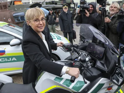 predsednica republike in vrhovna poveljnica obrambnih sil dr. Nata&scaron;a Pirc Musar- 31.03.2023 &ndash; Slovenska vojska (SV) - Voja&scaron;nica Ivana Cankarja Vrhnika - obisk predsednice republike v okviru katerega se je seznanila s stanjem pripravljenosti Slovenske vojske v letu 2022, //FOTO: Jaka Gasar