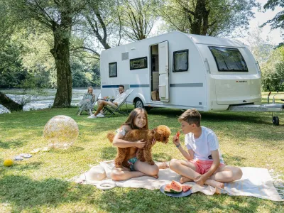Adria Mobil je že od začetkov izrazito izvozno usmerjena družba s &scaron;iroko mednarodno prisotnostjo in zastopanostjo na največjih evropskih trgih. F Adria Mobil