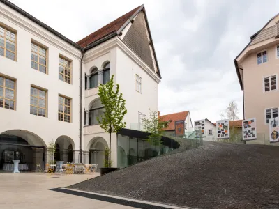 Notranje dvori&scaron;če Mestnega muzeja Ljubljane