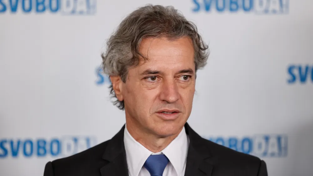 Maribor, Univerzitetni sportni center Leona Stuklja.<br>Redni kongres stranke Gibanje Svoboda.<br>Izjava predsednika stranke Roberta Goloba.