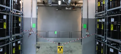 sevanje<br><br><br>- 23.05.2018 – Dol pri Ljubljani, RIC - Reaktorski center Podgorica – IJS, Centralno skladišče radioaktivnih odpadkov, Brinje 40 - Agencija za radioaktivne odpadke (ARAO) predstavilia posodobitve skladišča in opreme v zadnjem obdobju ter načrte za naslednje desetletje in vplive na okolje; -  //FOTO: Jaka Gasar