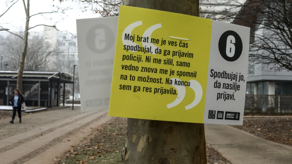 Kljub vsem težavam, ki žrtve čakajo med preiskavo in sojenjem, je vsakr&scaron;no nasilje treba prijaviti. Foto: Luka Cjuha&nbsp;