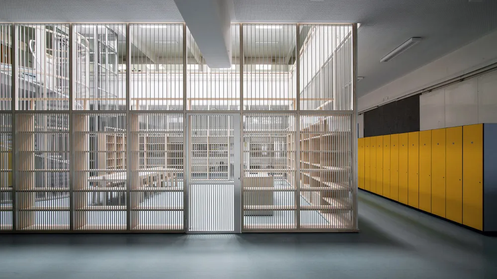 O&scaron; Vič, knjižnica