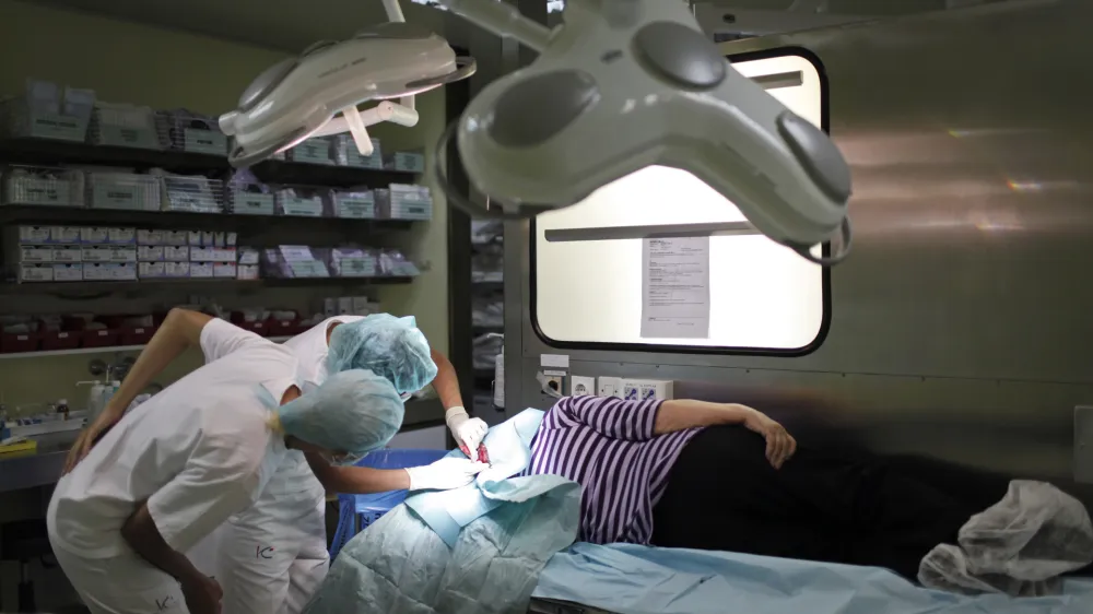 Urgenca UKC - Urgentni kirur&scaron;ki blok  - ilustrativna fotografija - zdravstvo - zdravniki -  ///FOTO: Luka Cjuha///FOTO: Luka Cjuha