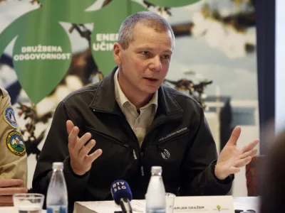 Damjan Oražem, vr&scaron;ilec dolžnosti direktorja Zavoda za gozdove Slovenije Damjan Oražem - 06.11.2014 - projekt Obnovimo slovenske gozdove - novinarska konferenca Zavoda za gozdove Slovenije, Zveze tabornikov Slovenije (ZTS) in družbe BTC, na kateri so predstavili potek projekta obnove gozdov //FOTO: Bojan Velikonja