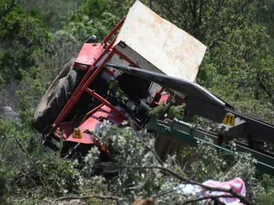 V nesreči je bilo po&scaron;kodovanih kak&scaron;nih 30 maturantov, osem so jih odpeljali v bolni&scaron;nico. 