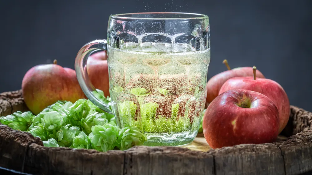 Sweet cider beer with hops, wheat and apples