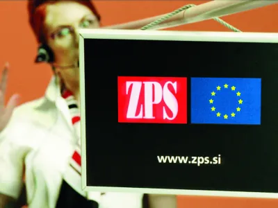 Zveza Potro&scaron;nikov Slovenije logo