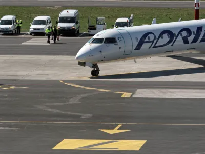letalo Canadair Regional Jet CRJ900<br><br><br>- Slovenski letalski prevoznik Adria Airways -     //FOTO: Luka Cjuha