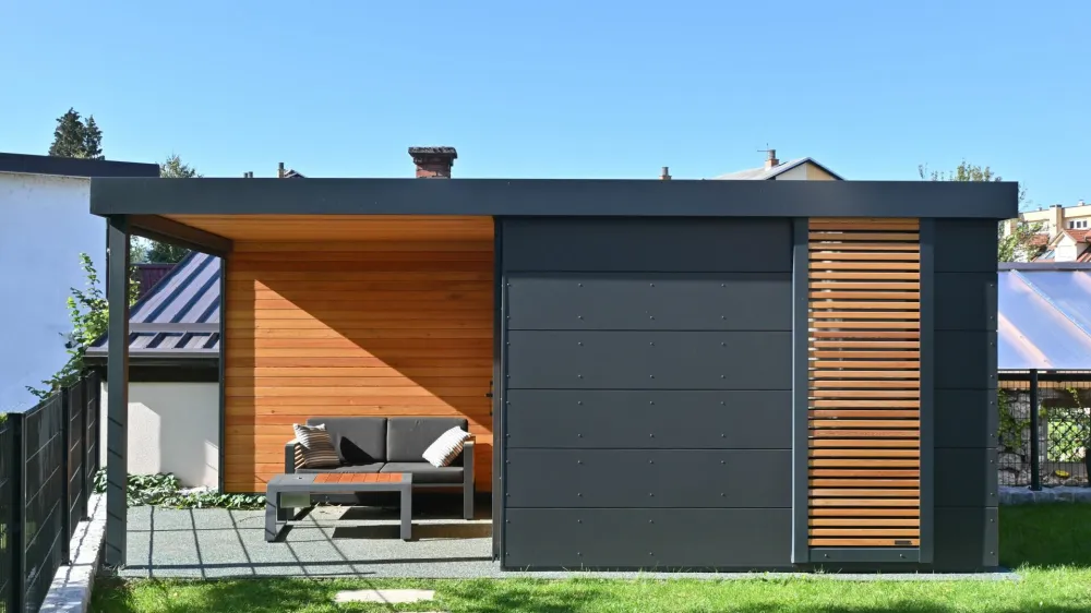 Z dizajnerskimi linijami hi&scaron;k cubie želijo postavljati trende v arhitekturi vrta. Foto: Mizarstvo Hrovat